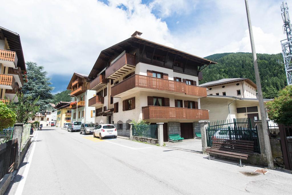 Residence Alpen Casavacanze Pinzolo Exteriör bild